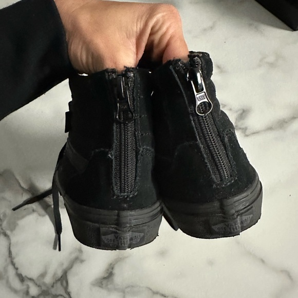 Youth all black high top vans - Picture 3 of 5